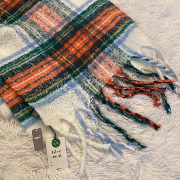 NWT AERIE | Plaid Blanket Scarf Large Fringe warm winter fall - Picture 9 of 11